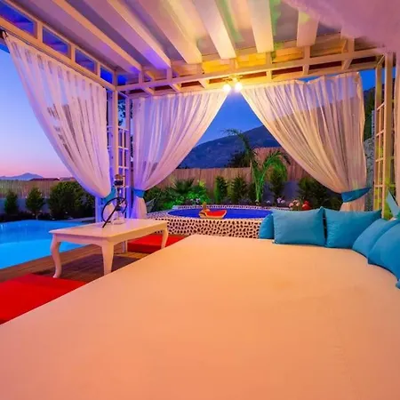 Villa Fethiye Oeluedeniz Uezerinde Lueks Villa *
