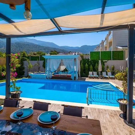 Fethiye Oeluedeniz Uezerinde Lueks Villa Villa Fethiye