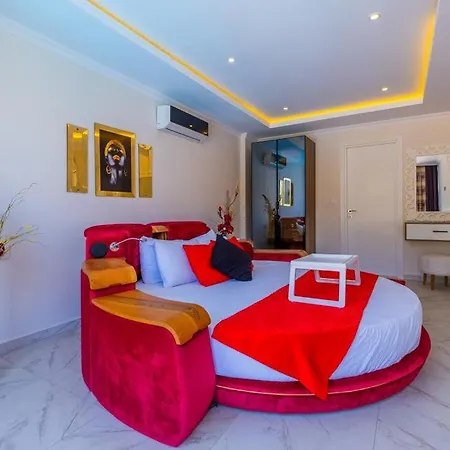 Fethiye Oeluedeniz Uezerinde Lueks Villa *