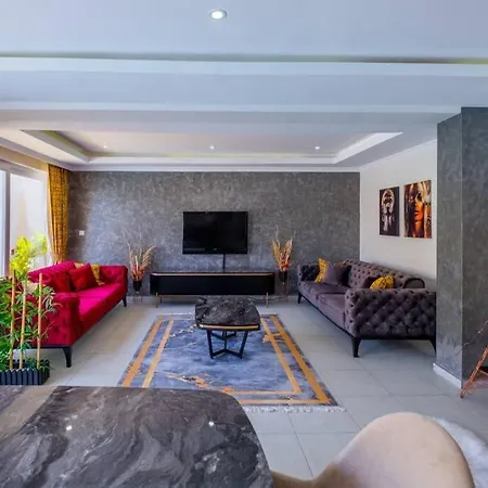 Fethiye Oeluedeniz Uezerinde Lueks Villa Fethiye