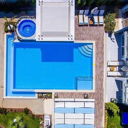 Villa Fethiye Oeluedeniz Uezerinde Lueks Villa
