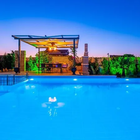 Fethiye Oeluedeniz Uezerinde Lueks Villa * Fethiye